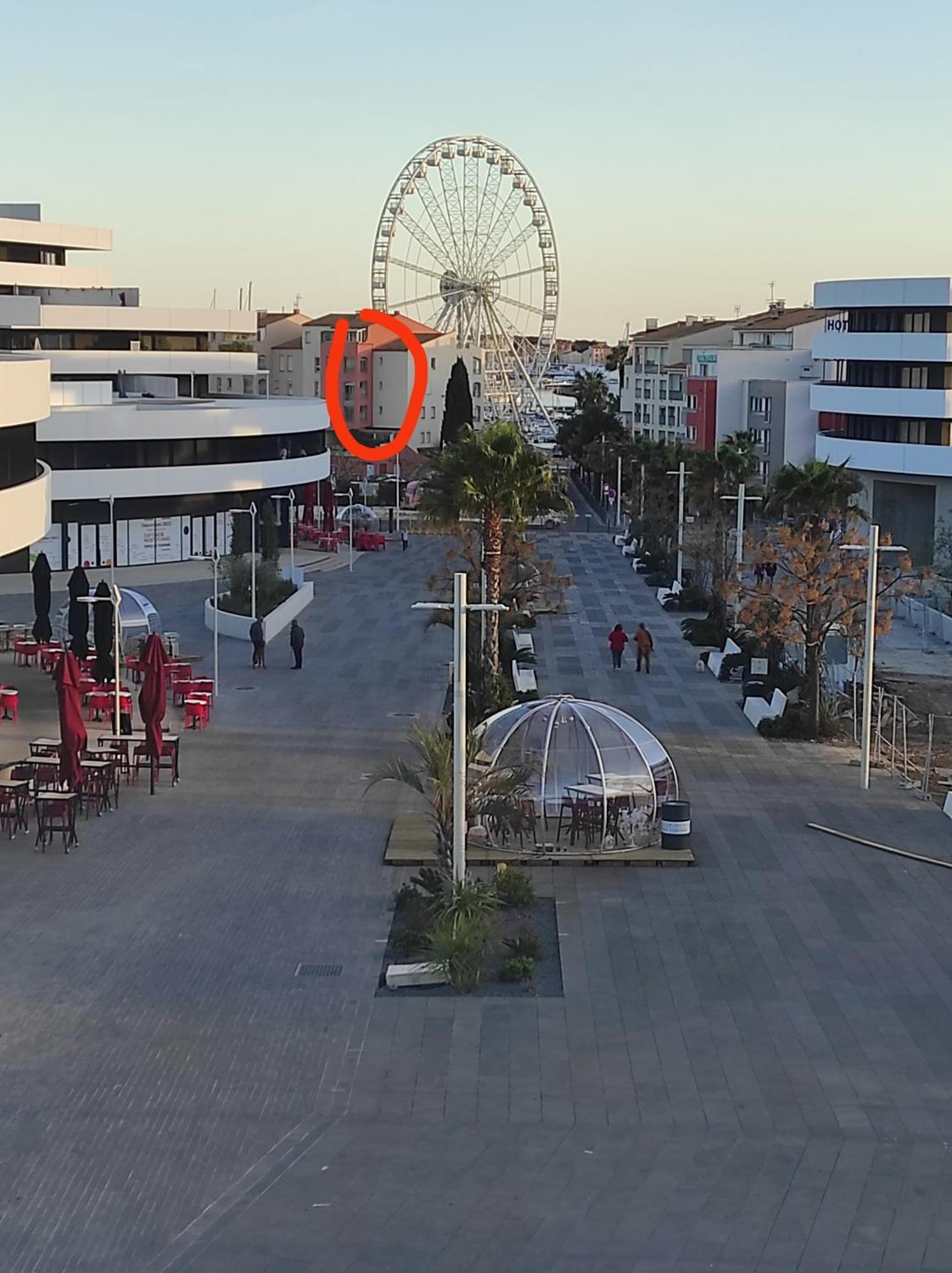 Centre Port,Studio Cosy,Vue Piscine Et Sur Le Parking Prive Ainsi Que Le Mont Saint Martin Agde Exterior foto