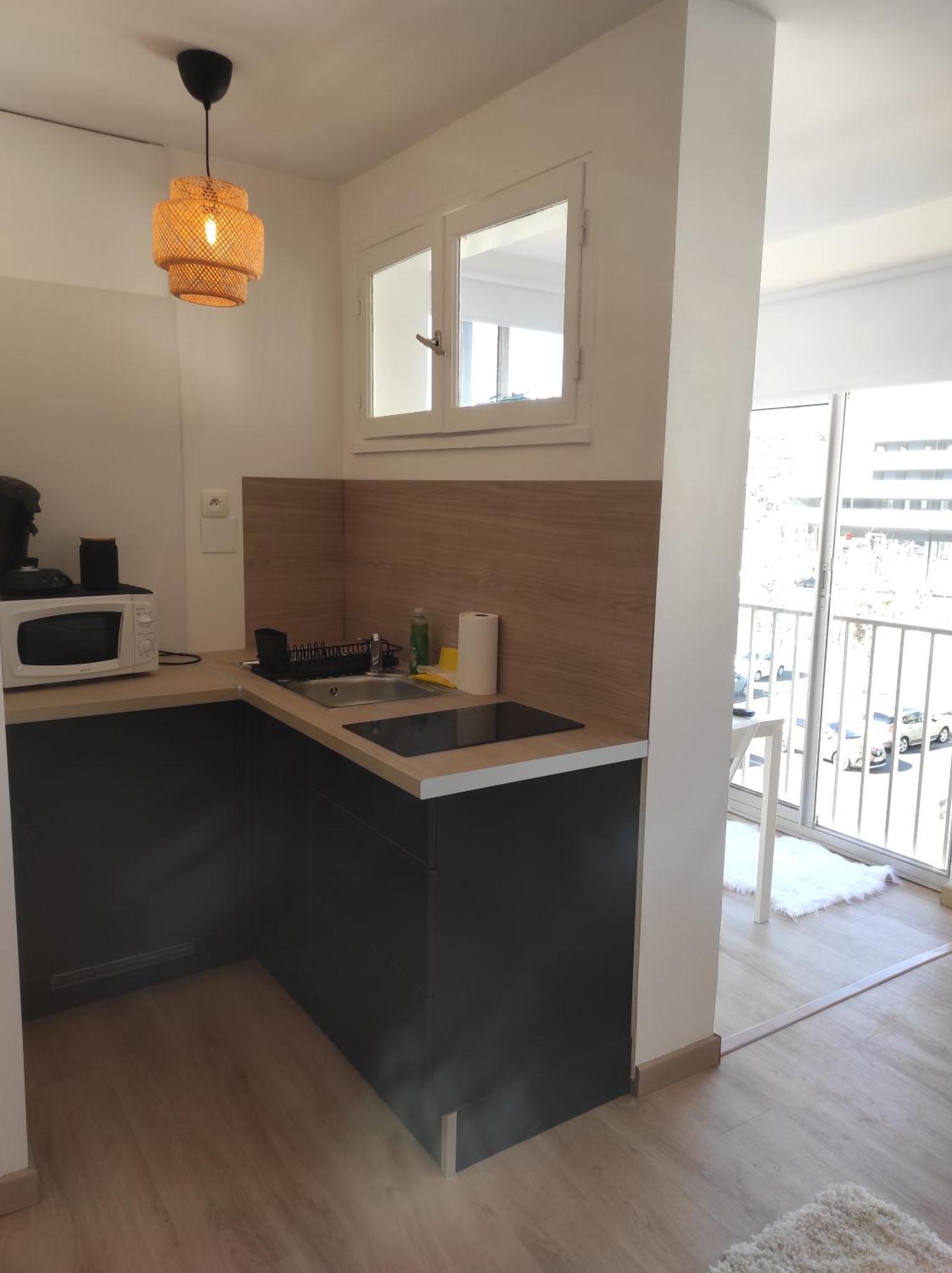Centre Port,Studio Cosy,Vue Piscine Et Sur Le Parking Prive Ainsi Que Le Mont Saint Martin Agde Exterior foto